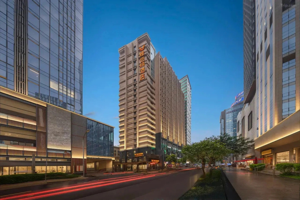 Отель Vienna Chengdu Chunxi Road IFS Branch