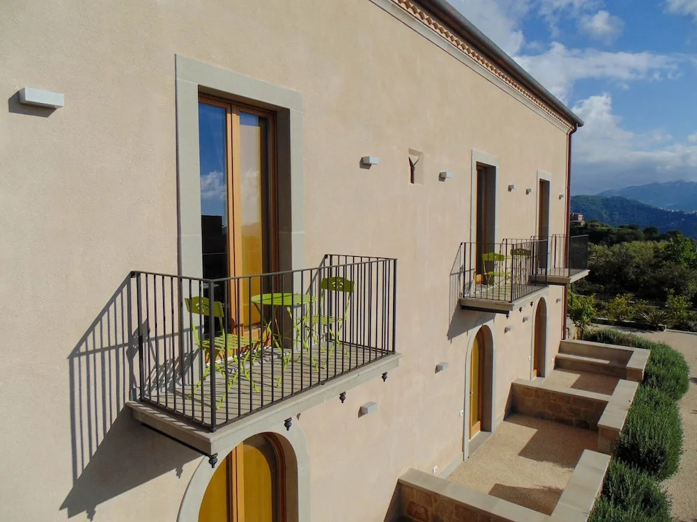 Alimunera Hotel