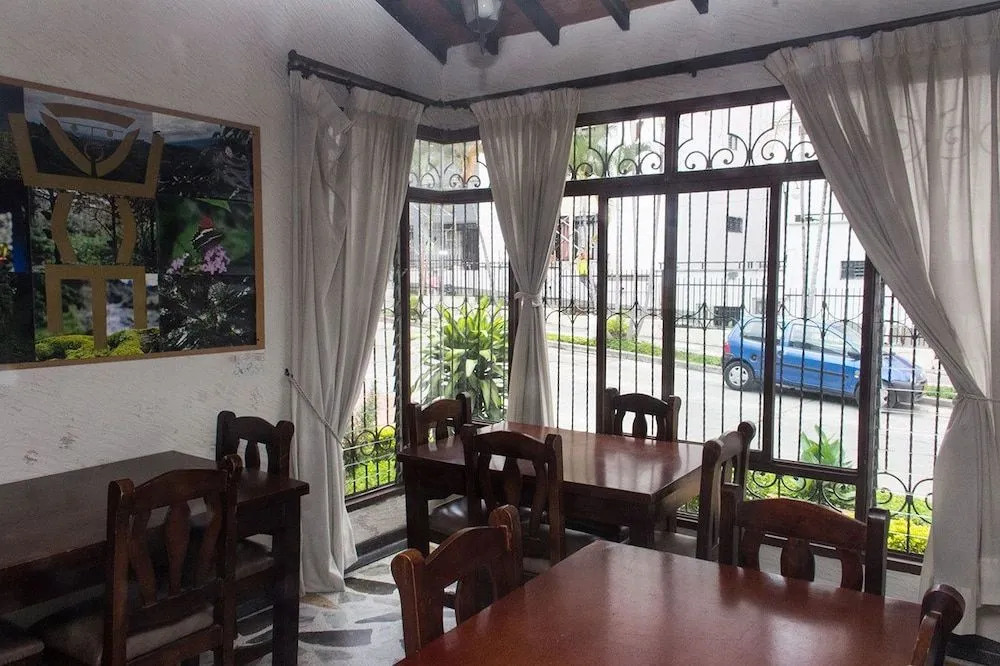 Casa En Llamas Hostal & Audio Bar - Armenia Eje cafetero