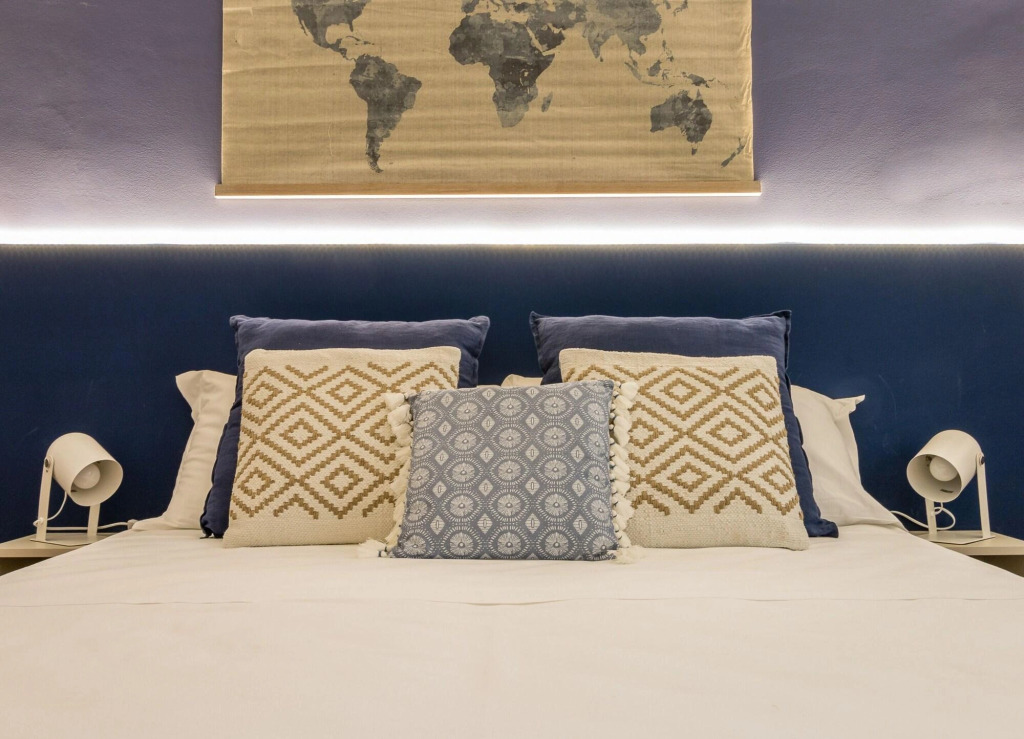 Ghiberti Apartments - Persian Blue