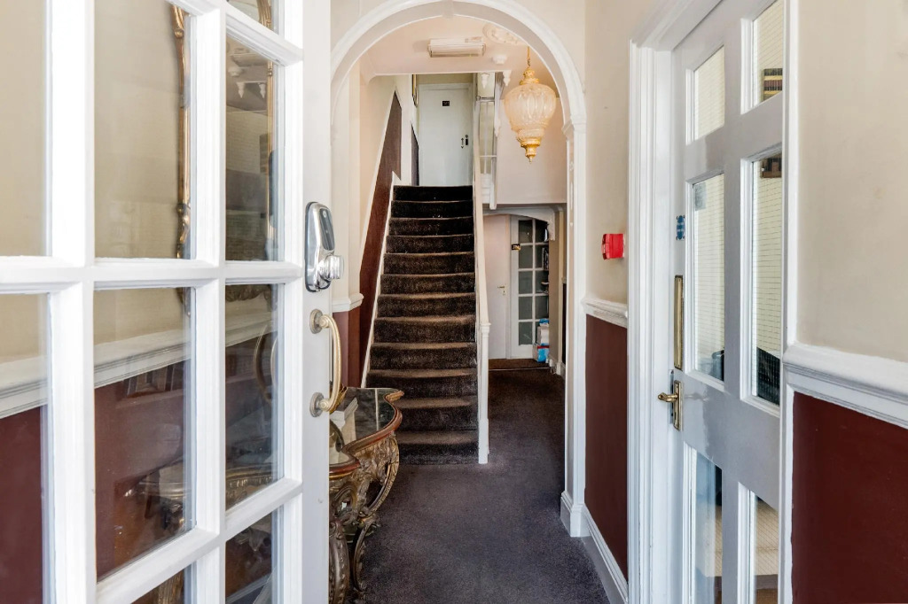 Gullivers Hotel - B&B