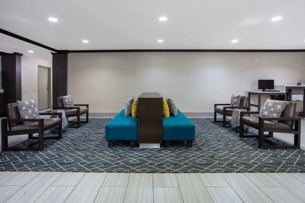 La Quinta Inn & Suites by Wyndham Peru Starved Rock St Park