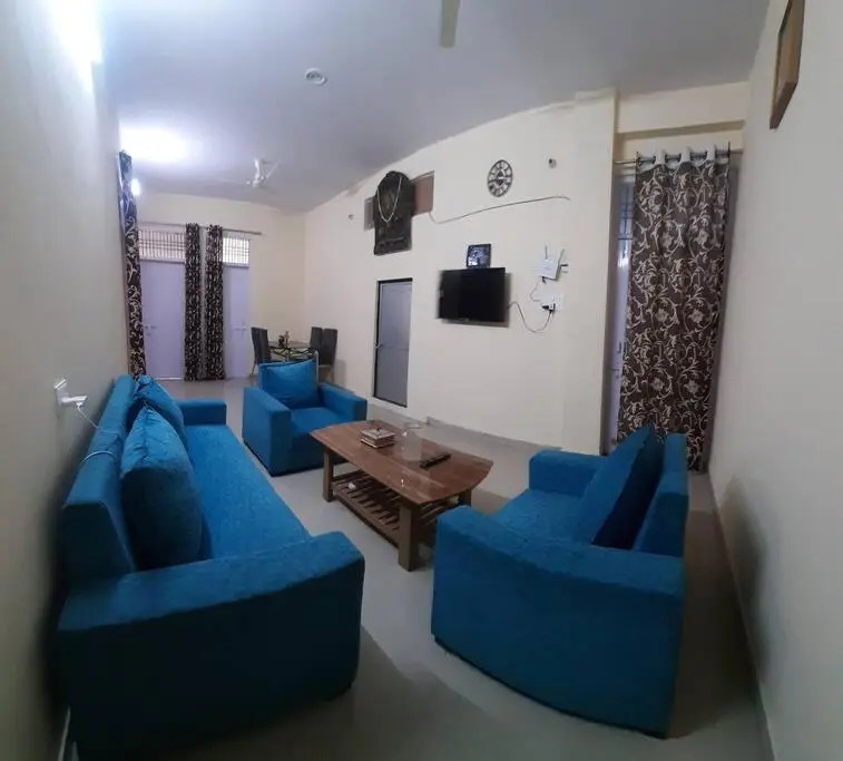1bedroom ensuit flat with free covered car parking