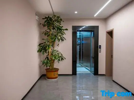 Yuecheng Film and Television Intelligent Hotel (Dali High speed Railway Station Branch)