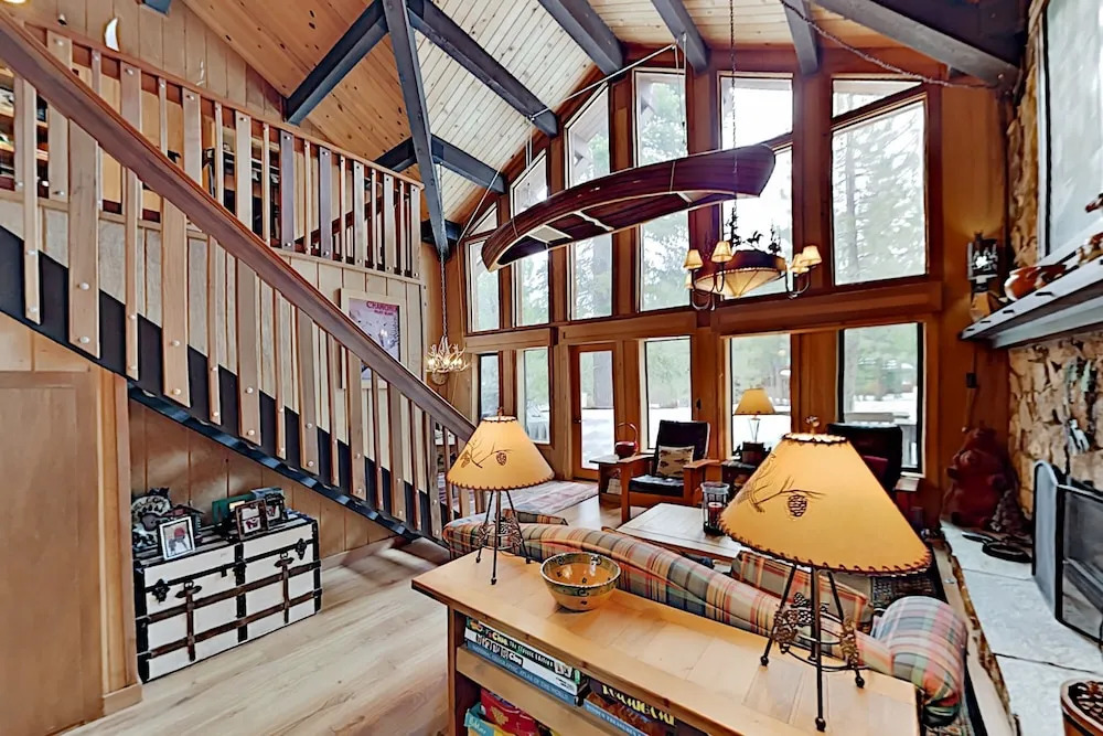 Grand Mountain Lodge W/ Tahoe Donner Amenities 4 Bedroom Home