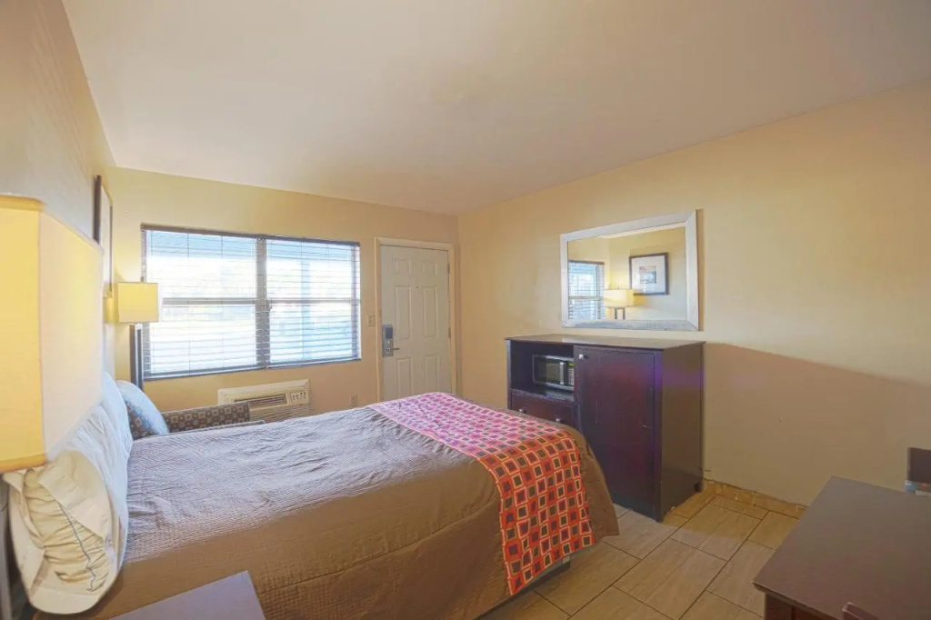 Sunrise Inn by OYO Titusville FL