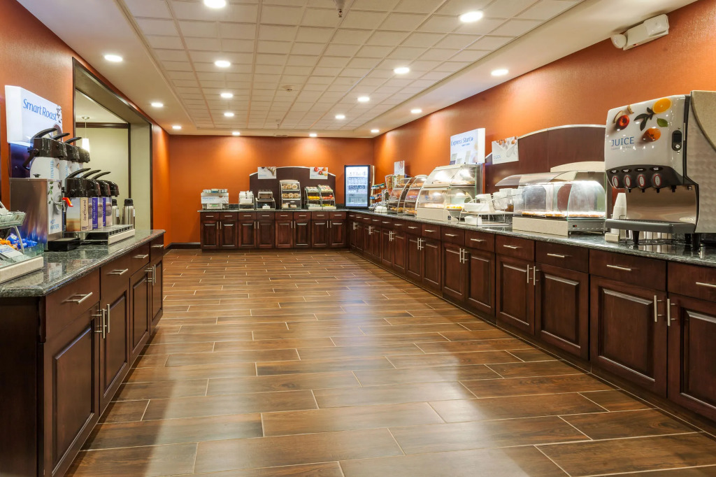 Holiday Inn Express & Suites Rapid City by IHG
