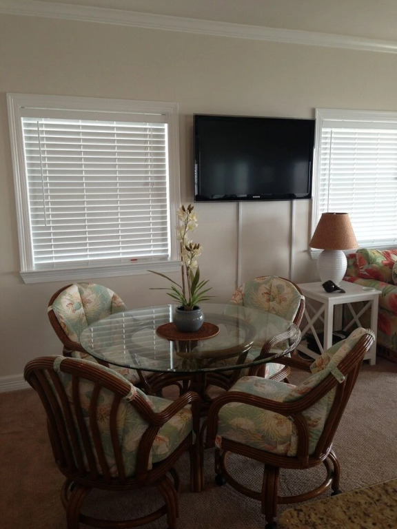 Shore Haven 2 Bedroom Home by RedAwning