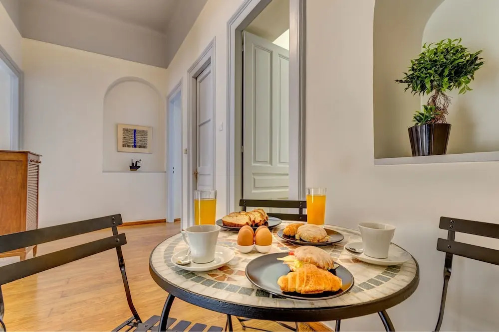 Neoclassical apartment next to Acropolis