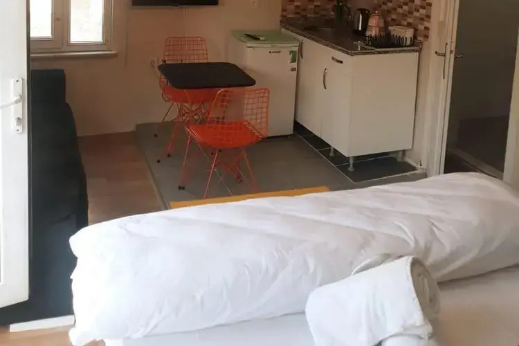 Taksim Nefti Residence