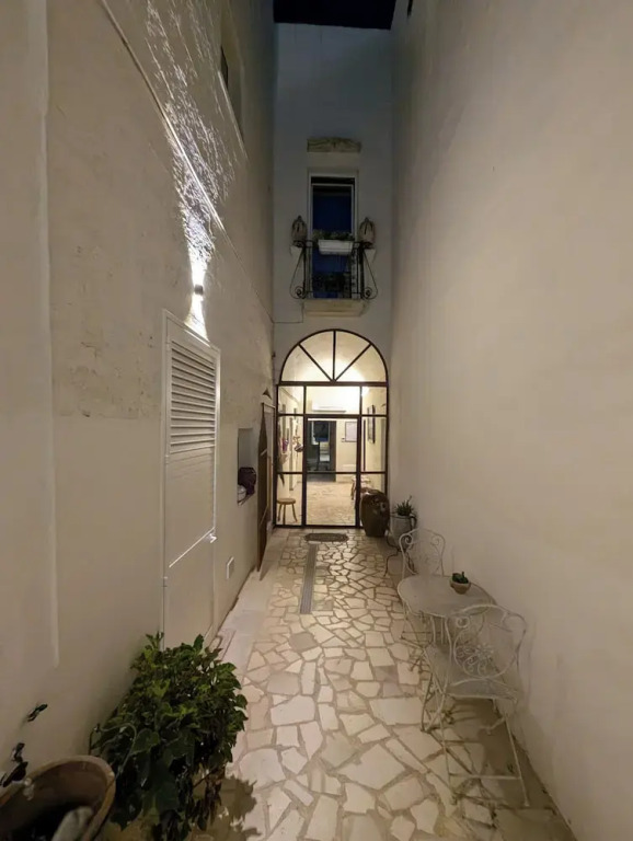 Boutique Heritage Stay with Pool - The Art of Leo