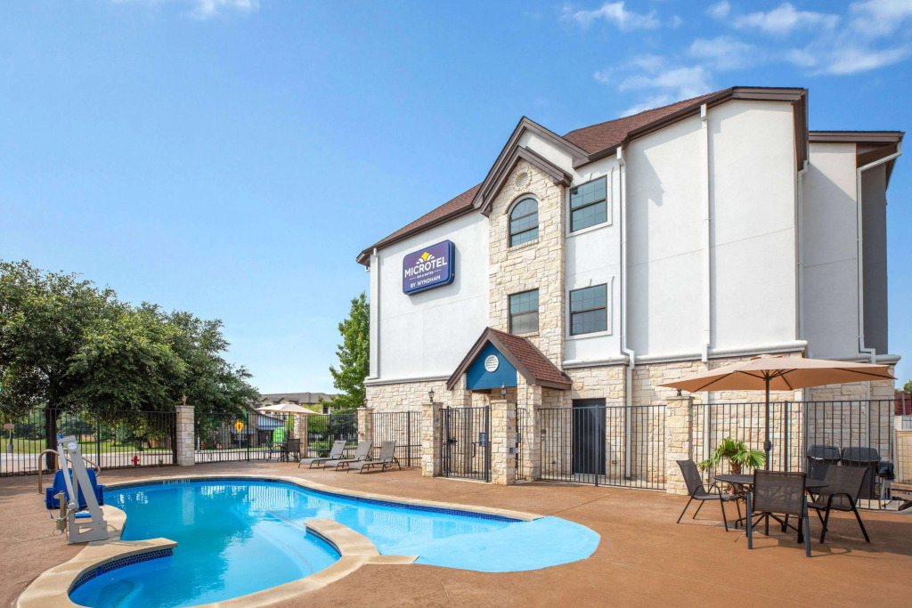 Microtel Inn & Suites by Wyndham Buda Austin South