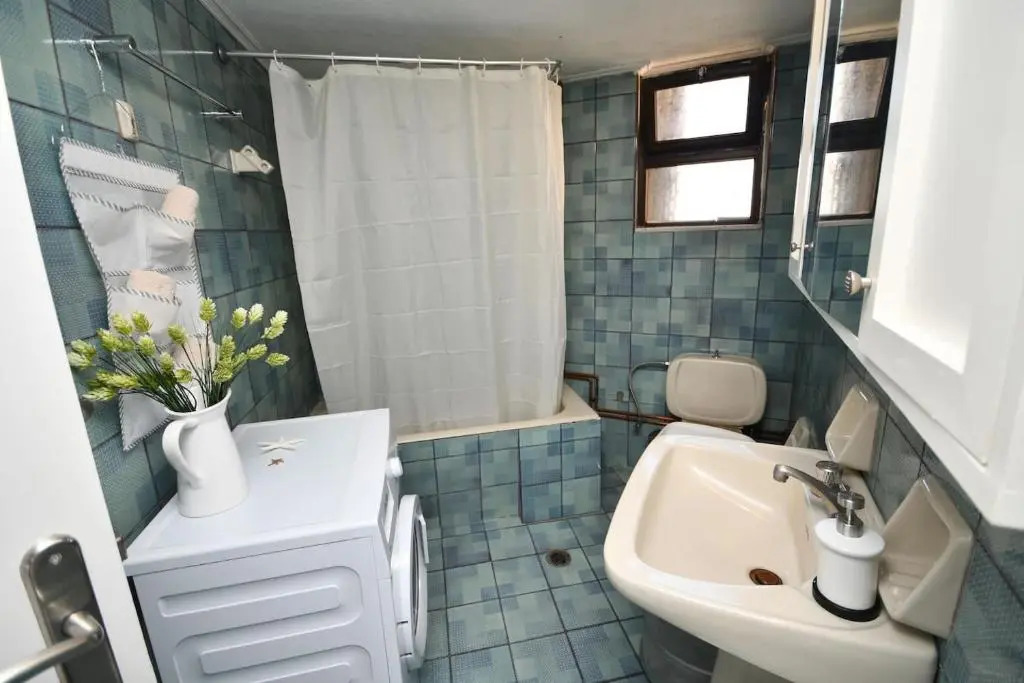 Central flat, 300m from the beach
