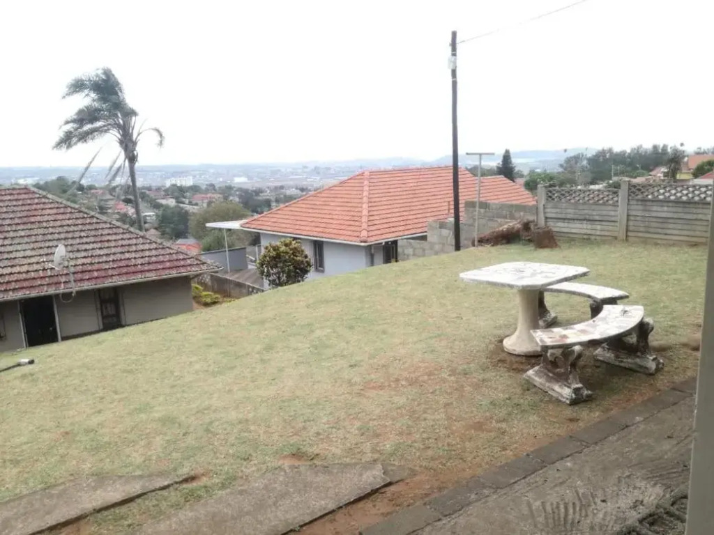 2 Bedroom Residential Home, Along the Coast.