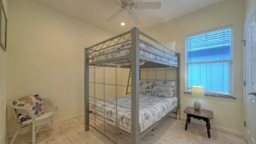 Sleeps 22 3 Homes on the Bay w/ Waterfront Pool + Boat Dock Laguna Village
