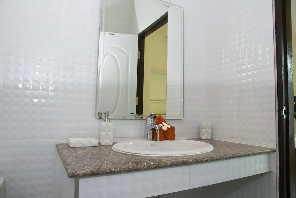 Specious Vacation Dia House 8 Minutes to Pristine Beach