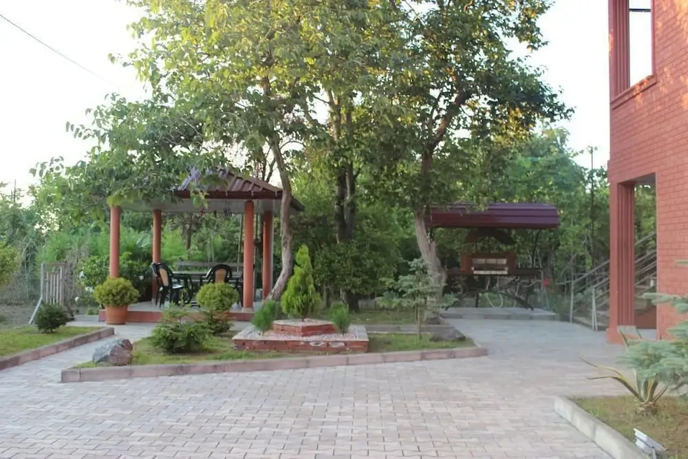Nazibrola's Guest House
