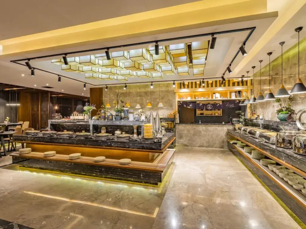 Rezen Dong Hotel (Harbin West Railway Station, Wanda Plaza)