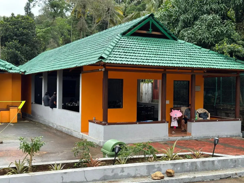 Sherlock Jungle Retreat