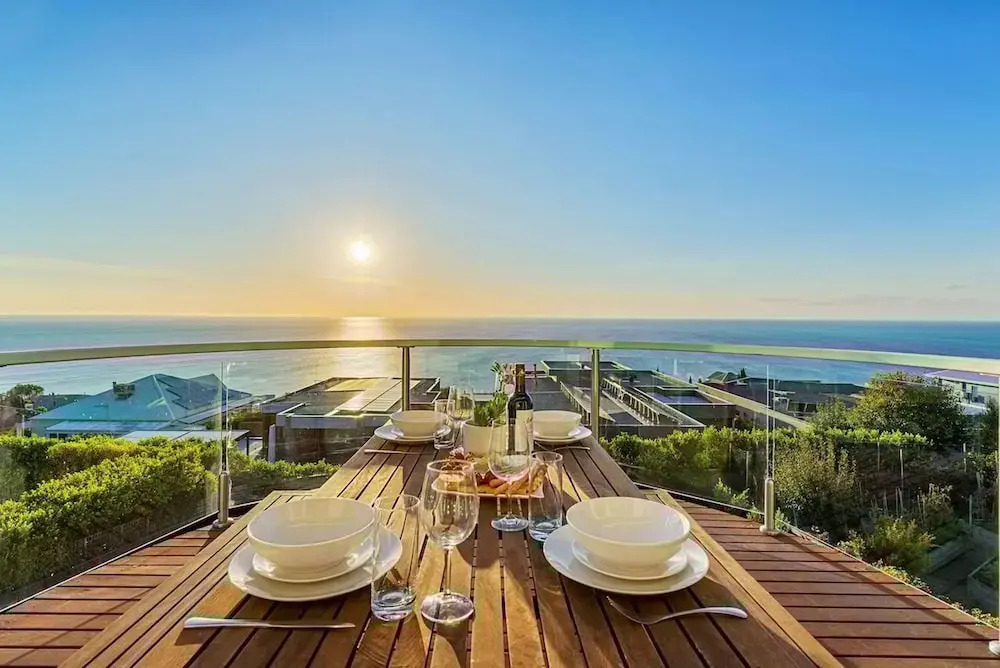 Clifftop Family Retreat With Views Pool