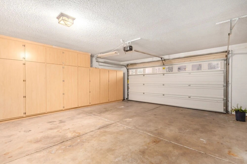 Spectacular Moon Valley! 4 Bedroom With 3 King Beds! Heated Pool! Sleeps 10! 4 Home by Redawning