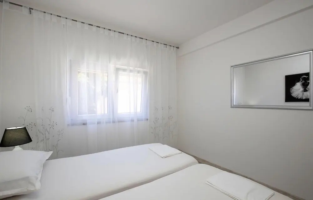 Nice Home in Povile With Wifi and 4 Bedrooms