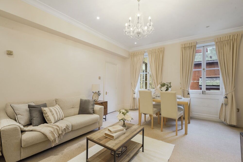 Hertford Flat 8