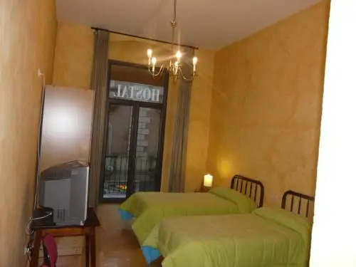 Hostal Adarnius