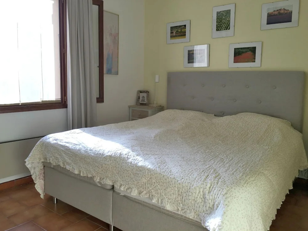 Very attractive detached villa with its own swimming pool