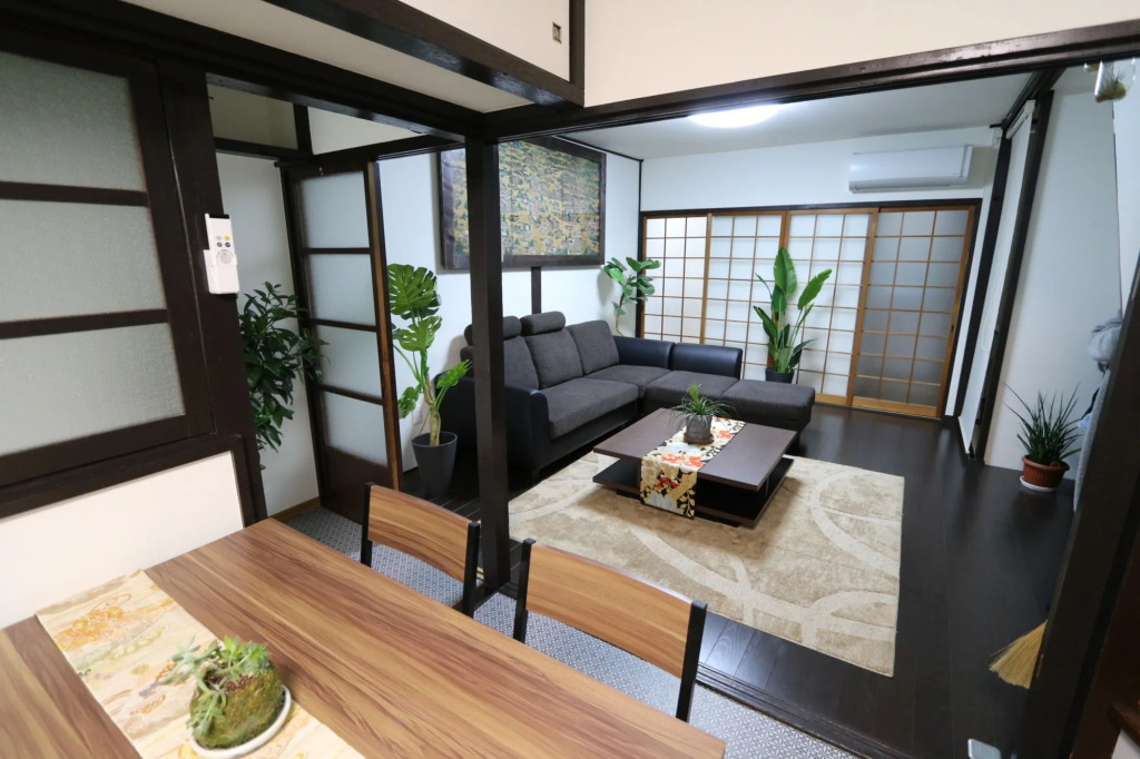 GUEST HOUSE E-NINE
