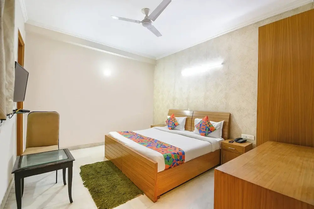 FabHotel Vagmi- 900m from Sikanderpur Metro Station Gurgaon
