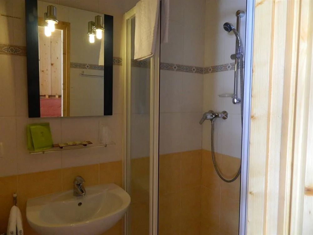 Logis Hotel Les Sapins