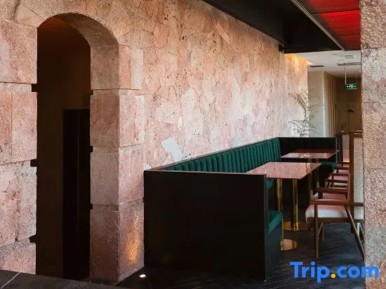 Xishe Qinghuan Sky Private Hot Spring & Terrace Garden Hotel
