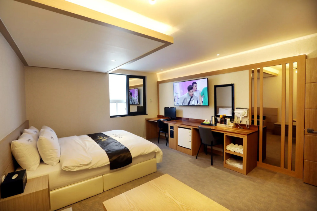 Two Heart Hotel