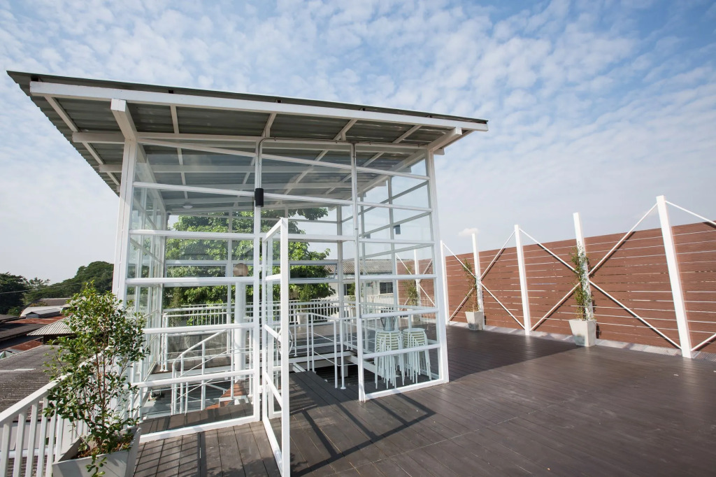 Memmoth Cafe & Hostel in Lampang