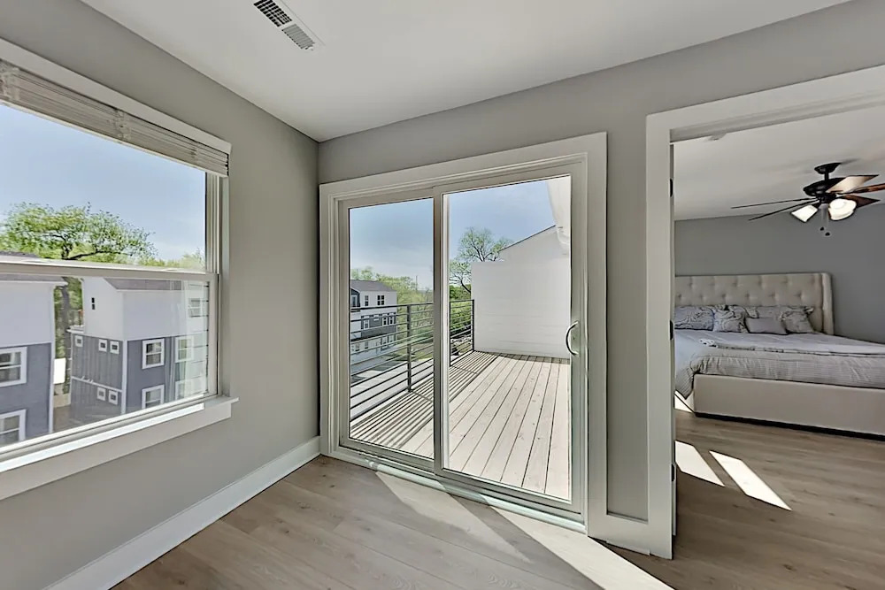 Newly Built All-suite W/ Private Balcony 2 Bedroom Townhouse