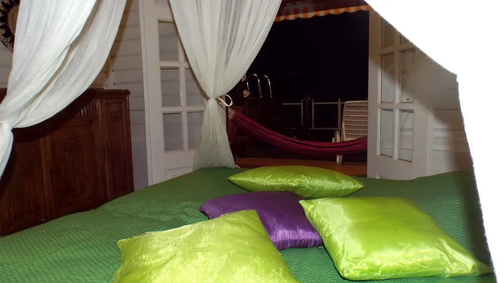 Villa With 2 Bedrooms in Pointe Noire, With Wonderful sea View, Privat