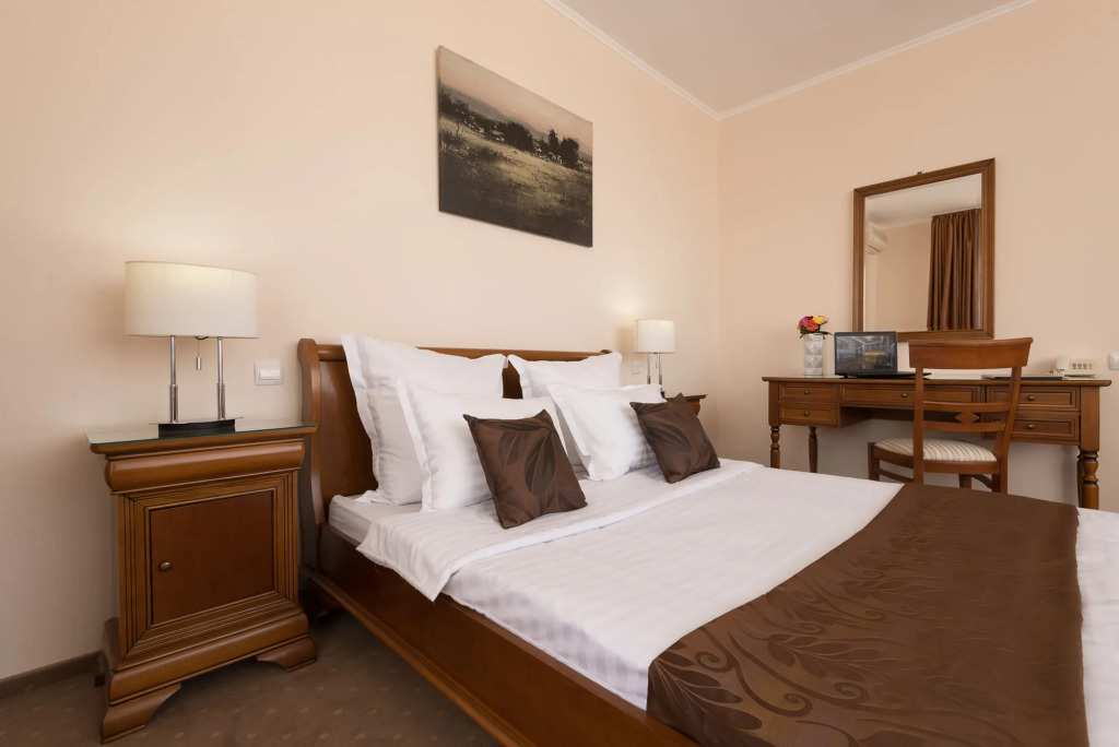 Hotel Athos R.M.T