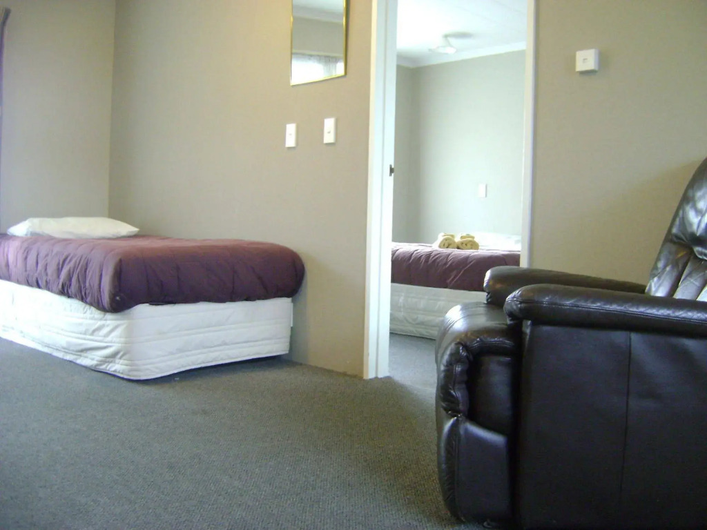Avenue Motel