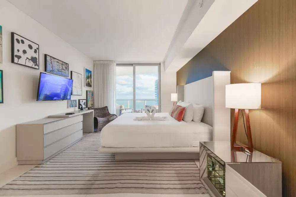 Luxury Condo wOcean Views close to Beach