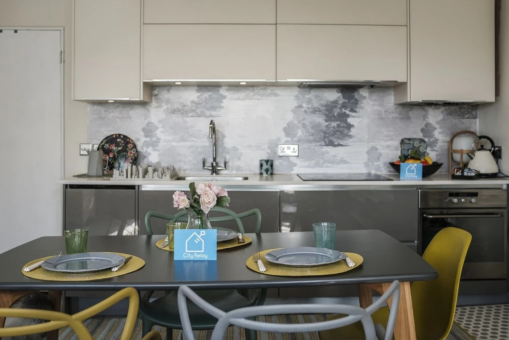 Stunning Colville Gardens Apartment - ADCT