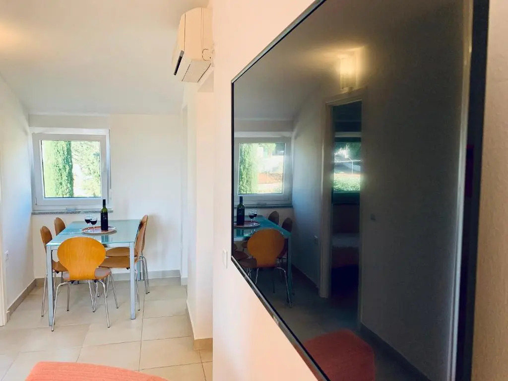 SOLARIS Modern & Comfortable Apartments with Free Private Parking