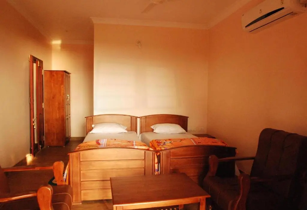 Club 7 Beach Resort