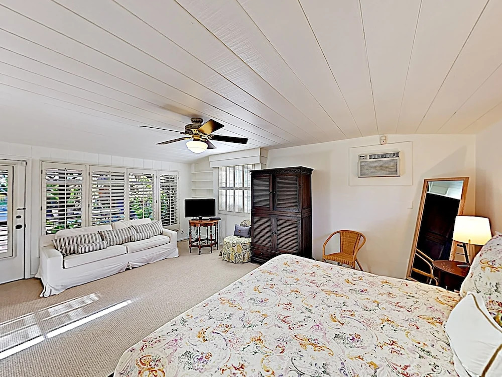 New Listing! Classic Downtown Home w/ Pool