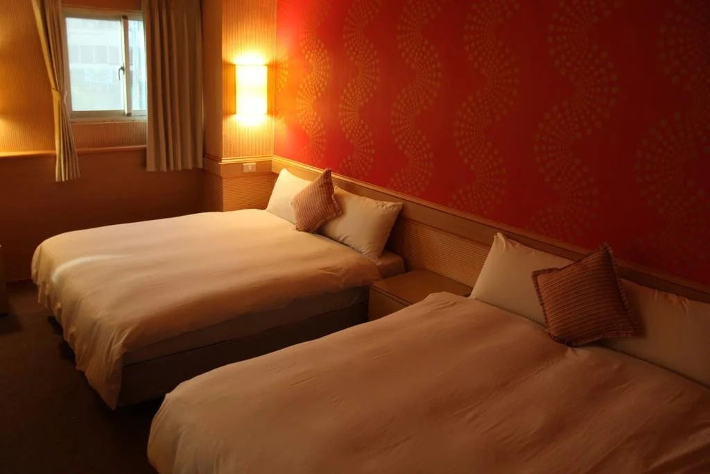 Manbo Holiday Hotel