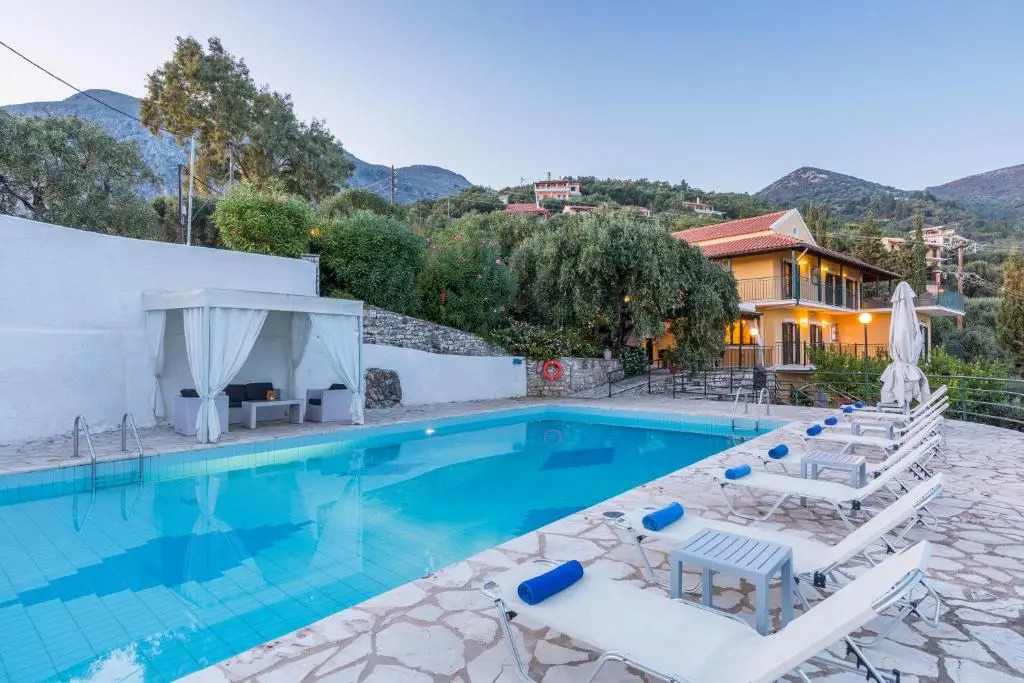 Villa Andonis Nissaki large villa with large pool ,spectacular view very near to the Beach
