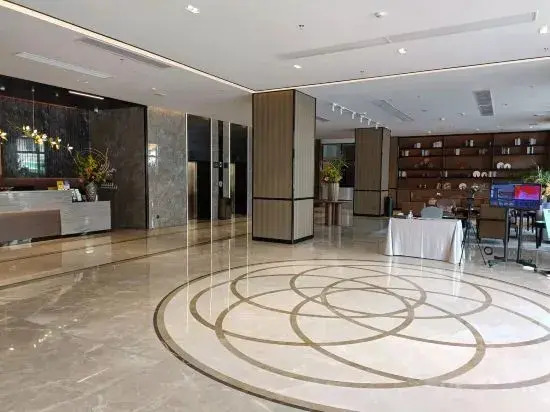 Golden LEAF Hotel