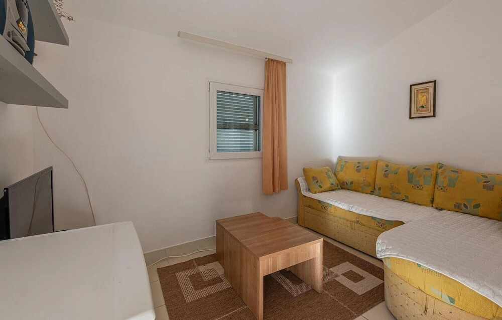 Nice Apartment in Vir With 1 Bedrooms and Wifi