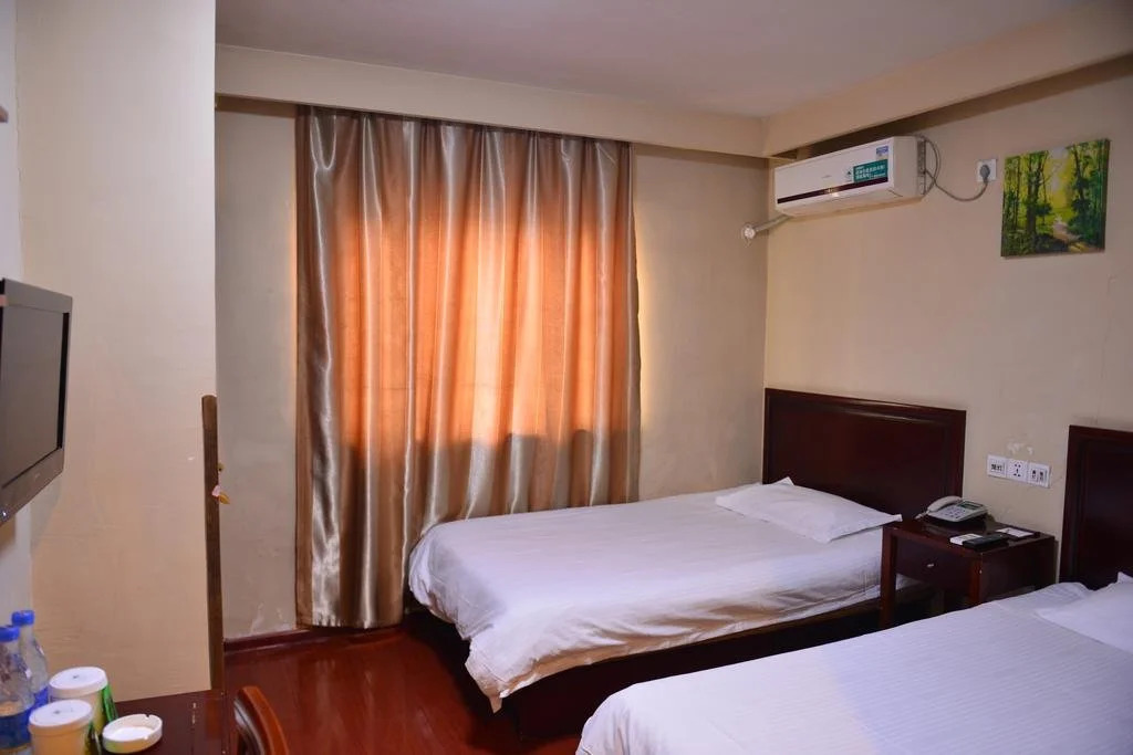 Jinzuan 100 Holiday Hotel