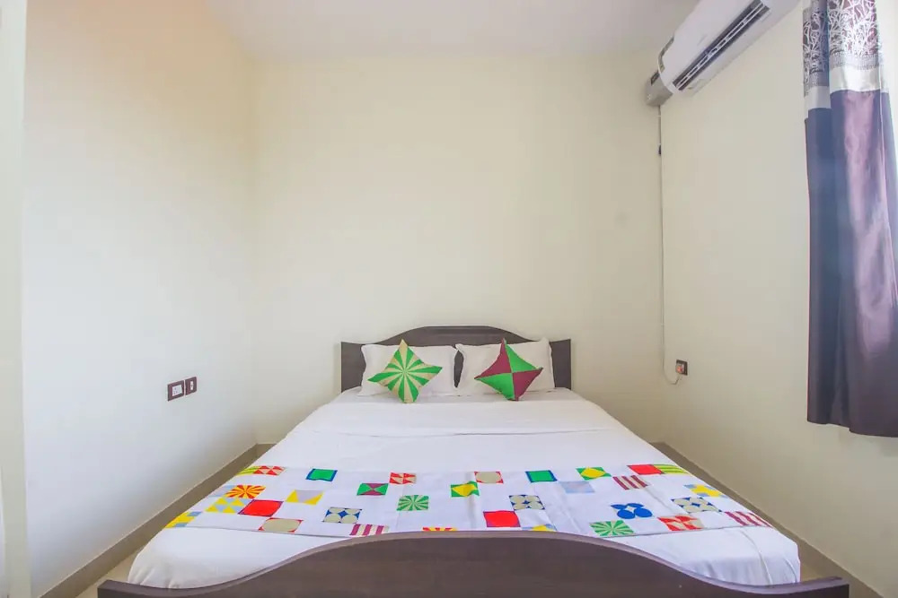 OYO 19954 Home Breezy 2BHK Fatrade
